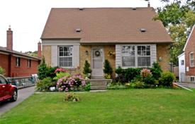 Дом в городе в Норт-Йорке, Торонто, Онтарио,  Канада за C$2 046 000
