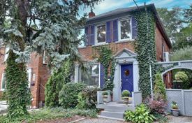 Дом в городе на Батерст-стрит, Торонто, Онтарио,  Канада за C$1 858 000