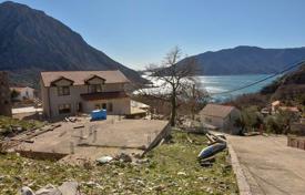 Земельный участок с недостроенным домом и красивым видом в Рисане, Котор, Черногория за 100 000 €