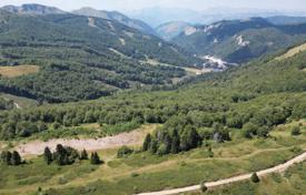 Большой участок для строительства отеля или эко-поселка среди гор в Колашине, Черногория за 4 101 000 €