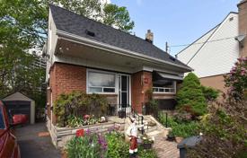 Дом в городе в Скарборо, Торонто, Онтарио,  Канада за C$1 127 000