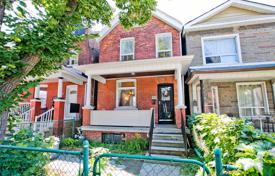Дом в городе в Олд Торонто, Торонто, Онтарио,  Канада за C$1 383 000