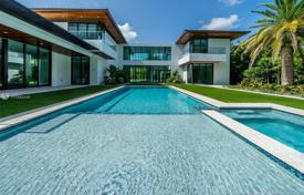 Современная вилла с задним двором, бассейном, террасами и двумя гаражами, Пайнкрест, США за $5 275 000