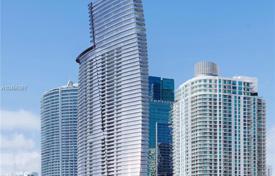 Новые апартаменты с террасой и видом на залив в здании с бассейном и тренажерным залом, Майами, США за 1 444 000 €