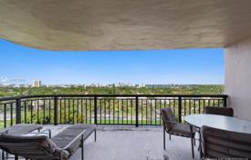 Стильные апартаменты с видом на океан в резиденции на первой линии от пляжа, Бал Харбор, Флорида, США за $725 000