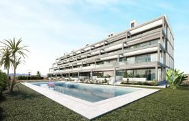Четырехкомнатные апартаменты в 500 метрах от пляжа, Мар де Кристаль, Испания за 325 000 €