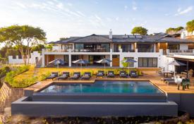 Уникальная вилла с панорамным видом, садом и бассейном в престижном районе, рядом с пляжем, Кейптаун, ЮАР за $2 621 000