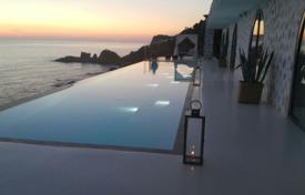 Элитная вилла с бассейном и видом на море, Газипаша, Турция за $1 993 000