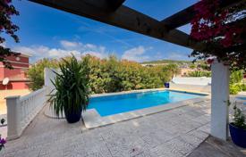 Отремонтированная вилла с бассейном и садом, в тихом месте, Кальп, Испания за 450 000 €