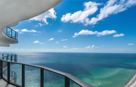 Элитный трёхуровневый пентхаус с видом на океан и бассейном в резиденции на первой линии от пляжа, Санни Айлс Бич, Флорида, США за 20 974 000 €