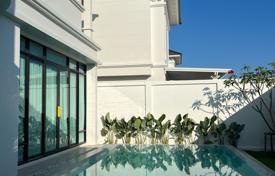 Новая двухуровневая вилла с бассейном и меблировкой в Банг Тао, Пхукет, Таиланд за $881 000