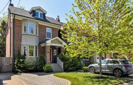 Дом в городе в Олд Торонто, Торонто, Онтарио,  Канада за C$1 687 000