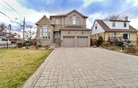Дом в городе в Этобико, Торонто, Онтарио,  Канада за C$2 396 000