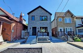 Дом в городе в Олд Торонто, Торонто, Онтарио,  Канада за C$2 115 000