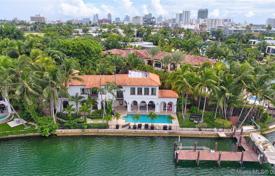 Просторная вилла с садом, задним двором, бассейном, зоной отдыха, террасой и парковкой, Майами-Бич, США за $14 900 000