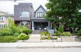 Дом в городе в Олд Торонто, Торонто, Онтарио,  Канада за C$2 094 000