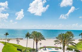 Стильные апартаменты с видом на океан в резиденции на первой линии от пляжа, Фишер-Айленд, Флорида, США за $3 850 000