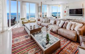 Стильная трехкомнатная квартира прямо на пляже в Майами-Бич, Флорида, США за 3 179 000 €