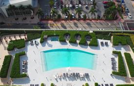 Пентхаус с личным бассейном на крыше в комплексе на берегу океана, Майами-Бич, США за $5 000 000