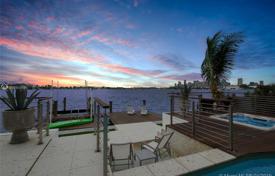 Ухоженная вилла с участком, бассейном и террасой, Майами-Бич, США за $7 950 000