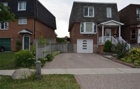 Дом в городе в Этобико, Торонто, Онтарио,  Канада за C$1 069 000