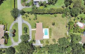 Уютная вилла с задним двором, бассейном, гаражом и террасой, Пайнкрест, США за $1 290 000