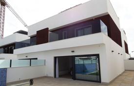 Двухэтажный таунхаус с бассейном в 150 метрах от пляжа, Сантьяго‑де-ла-Рибера, Испания за 405 000 €