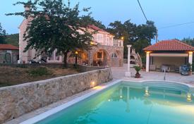 Меблированная вилла с бассейном и террасами, Шипан, Хорватия за 559 000 €
