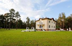 Элитный особняк в Латвии в тихом живописном месте с великолепным природным ландшафтом в лесопарковой зоне. 27 км от Риги. за 555 000 €