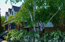 Дом в городе в Скарборо, Торонто, Онтарио,  Канада за C$1 931 000