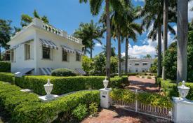 Просторная вилла с садом, задним двором, бассейном, зоной отдыха, террасами и парковкой, Майами-Бич, США за $11 500 000