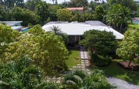 Уютный коттедж с задним двором, джакузи и садом, Майами-Бич, США за $2 495 000