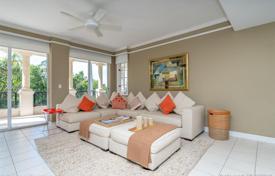 Трехкомнатная квартира с видом на сад и океан в Майами-Бич, Флорида, США за 969 000 €