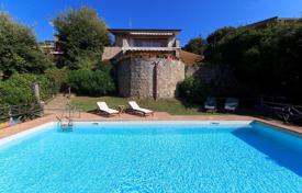Уютная вилла с бассейном и садом, Пунта-Ала, Италия за 7 600 € в неделю