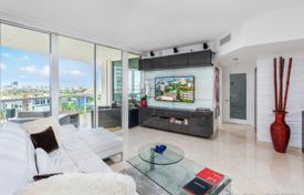 Современные апартаменты с видом на океан в резиденции на первой линии от пляжа, Майами-Бич, Флорида, США за $1 190 000