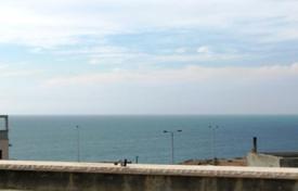Коттедж с тремя террасами, видом на море и участком, недалеко от побережья, Нетания, Израиль за $930 000
