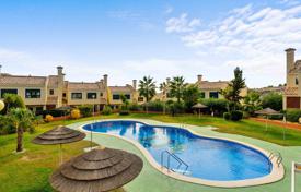 Таунхаус в комплексе с бассейном и садом, Аликанте, Испания за 180 000 €