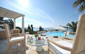 Белоснежная двухуровневая вилла в 800 метрах от пляжа, Агиос Иоаннис, Корфу, Греция за 7 000 € в неделю