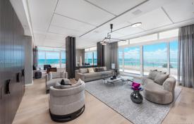 Меблированные апартаменты с террасой и видом на океан в здании с бассейном и спа-салоном, Майами-Бич, США за 13 979 000 €