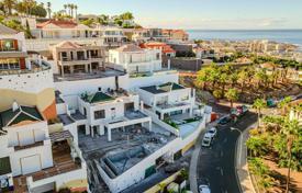 Современная вилла класса люкс с бассейном и видом на море в Коста Адехе, Тенерифе, Испания за 2 980 000 €