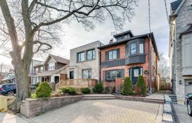 Дом в городе в Олд Торонто, Торонто, Онтарио,  Канада за C$2 416 000