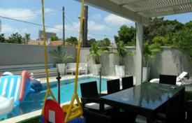 Современный коттедж с террасой, бассейном и садом, Нетания, Израиль за $786 000
