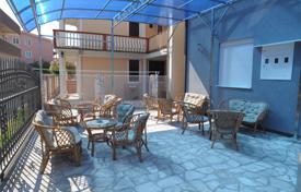 Дом на 10 квартир в 900 метрах от моря, Сутоморе, Черногория за 690 000 €