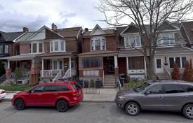 Дом в городе на Доверкоурт Роад, Олд Торонто, Торонто,  Онтарио,   Канада за C$979 000