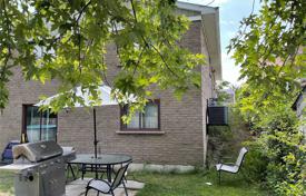 Дом в городе в Скарборо, Торонто, Онтарио,  Канада за C$1 468 000