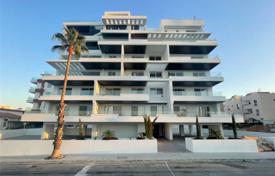Резиденция с террасой на крыше в 80 метрах от пляжа, Ларнака, Кипр за От 850 000 €