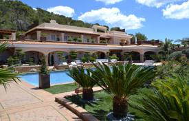 Трехуровневая вилла с гостевым домом в Кан Римбау, Ибица, Испания за $29 000 в неделю