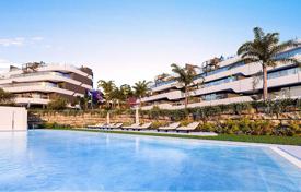 Четырехкомнатные апартаменты с собственным садом в резиденции с бассейнами и спа-центром, Эстепона, Испания за 419 000 €