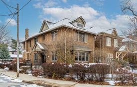 Дом в городе в Норт-Йорке, Торонто, Онтарио,  Канада за C$2 062 000
