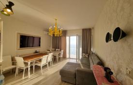 Меблированная квартира в резиденции с пляжем и бассейнами, на первой линии у моря, Добра Вода, Черногория за 235 000 €
